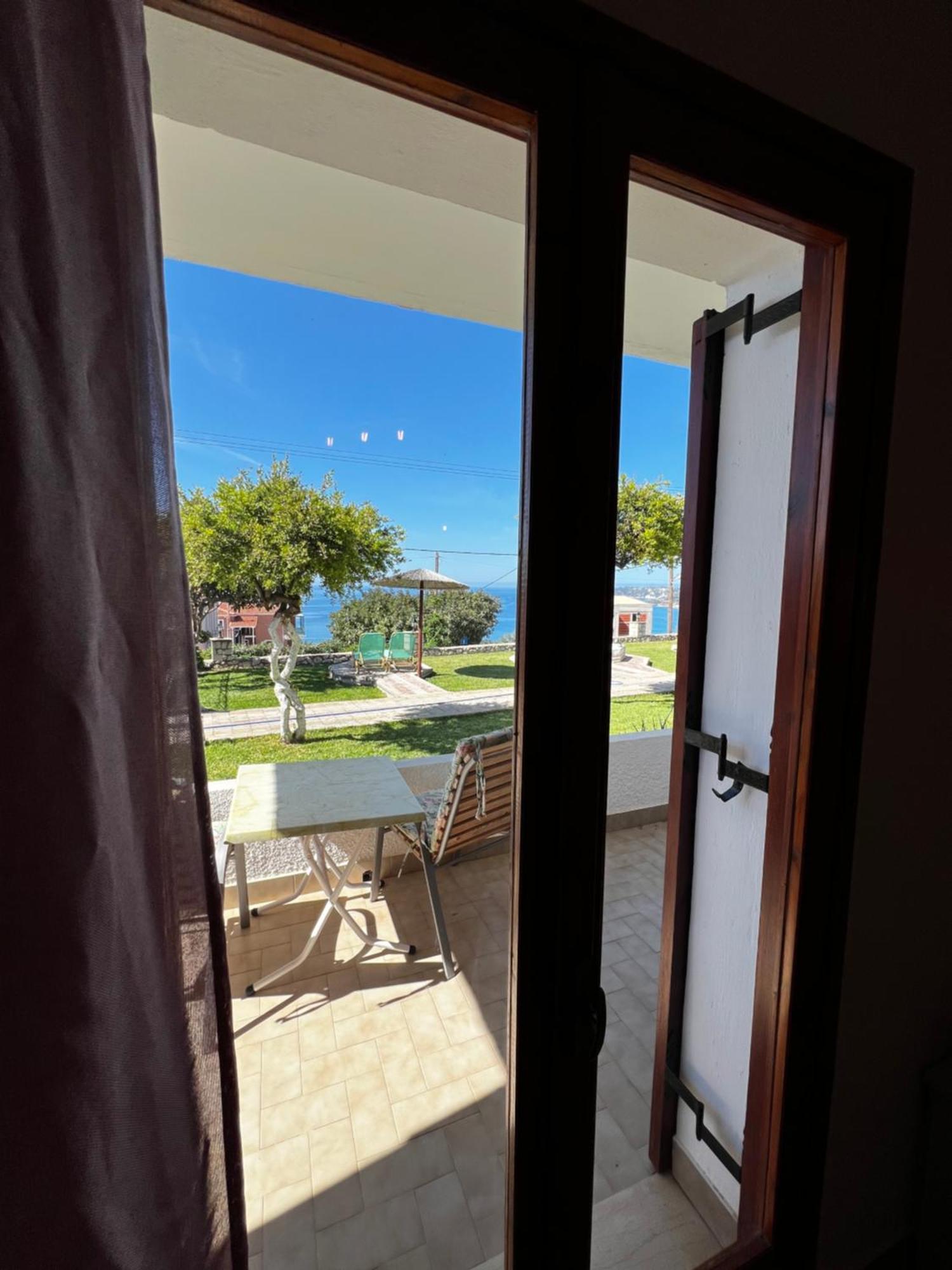 Ocean Front Studios 77 Lourdata  Pokój zdjęcie